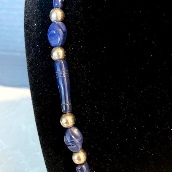 vintage cobalt blue and silver beaded necklace screw on back statement piece - Picture 9 of 12